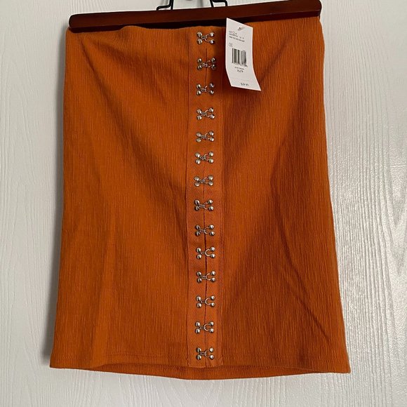 Guess Dresses & Skirts - Guess meek textured mini skirt
